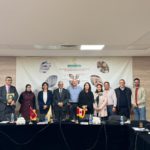 Dans le cadre du renforcement des partenariats internationaux, nous avons eu l’honneur et le plaisir de recevoir des représentants de l’Ambassade du Canada et d’une délégation du Ministère des affaires étrangères canadien présidée par M. Nikita Eriksten-Hamel, Directeur adjoint des Politiques et pratiques dans le domaine des systèmes alimentaires.